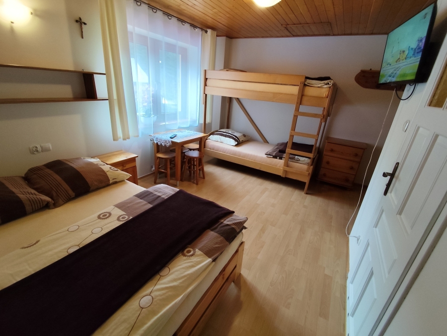 Pokój z łazienką 4 osobowy nr 3