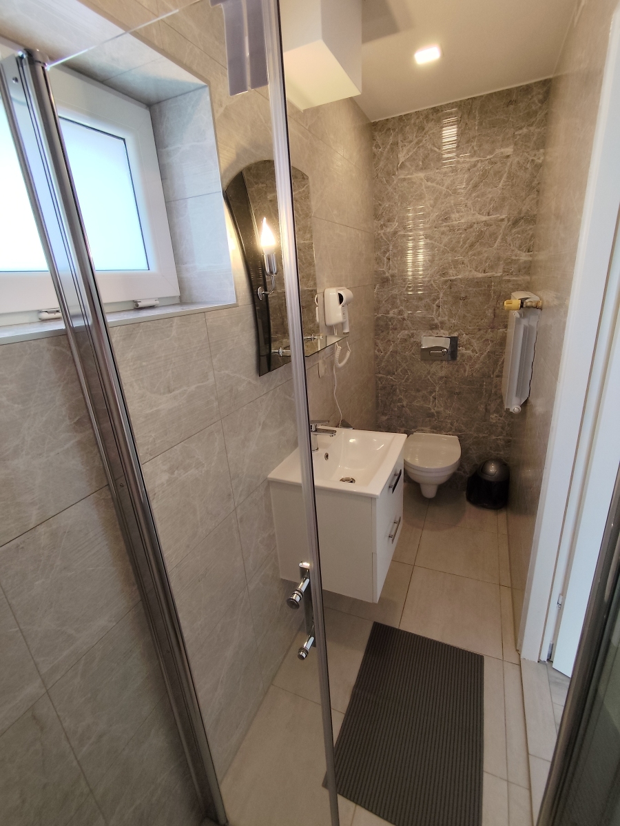 Łazienka w apartamencie 
 8A